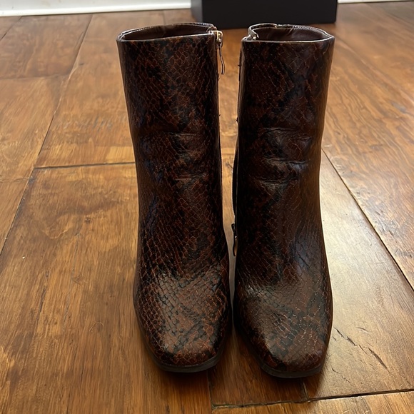 Heeled bootie - Picture 4 of 7